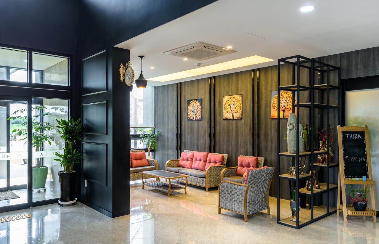 Thira Hotel Сеогвипо Екстериор снимка