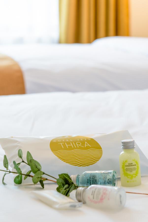 Thira Hotel Сеогвипо Екстериор снимка