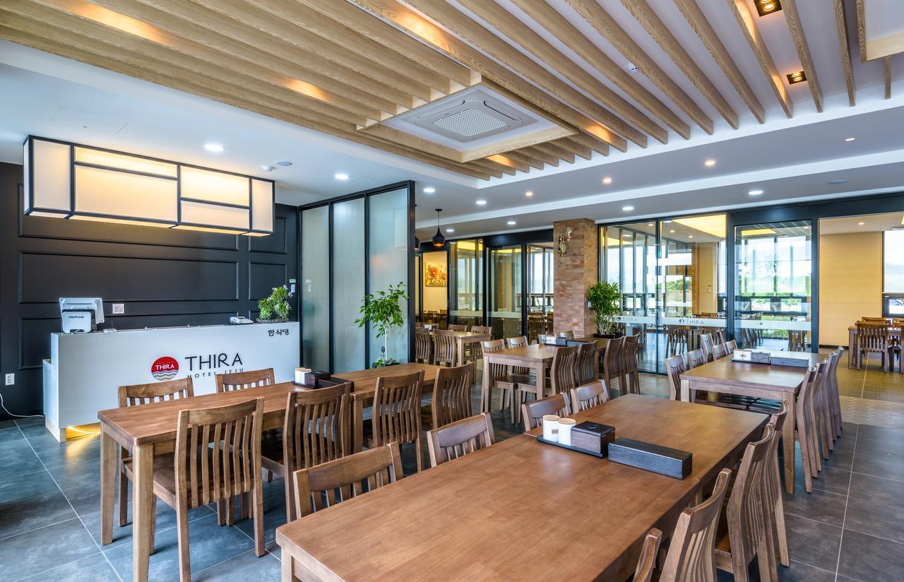 Thira Hotel Сеогвипо Екстериор снимка