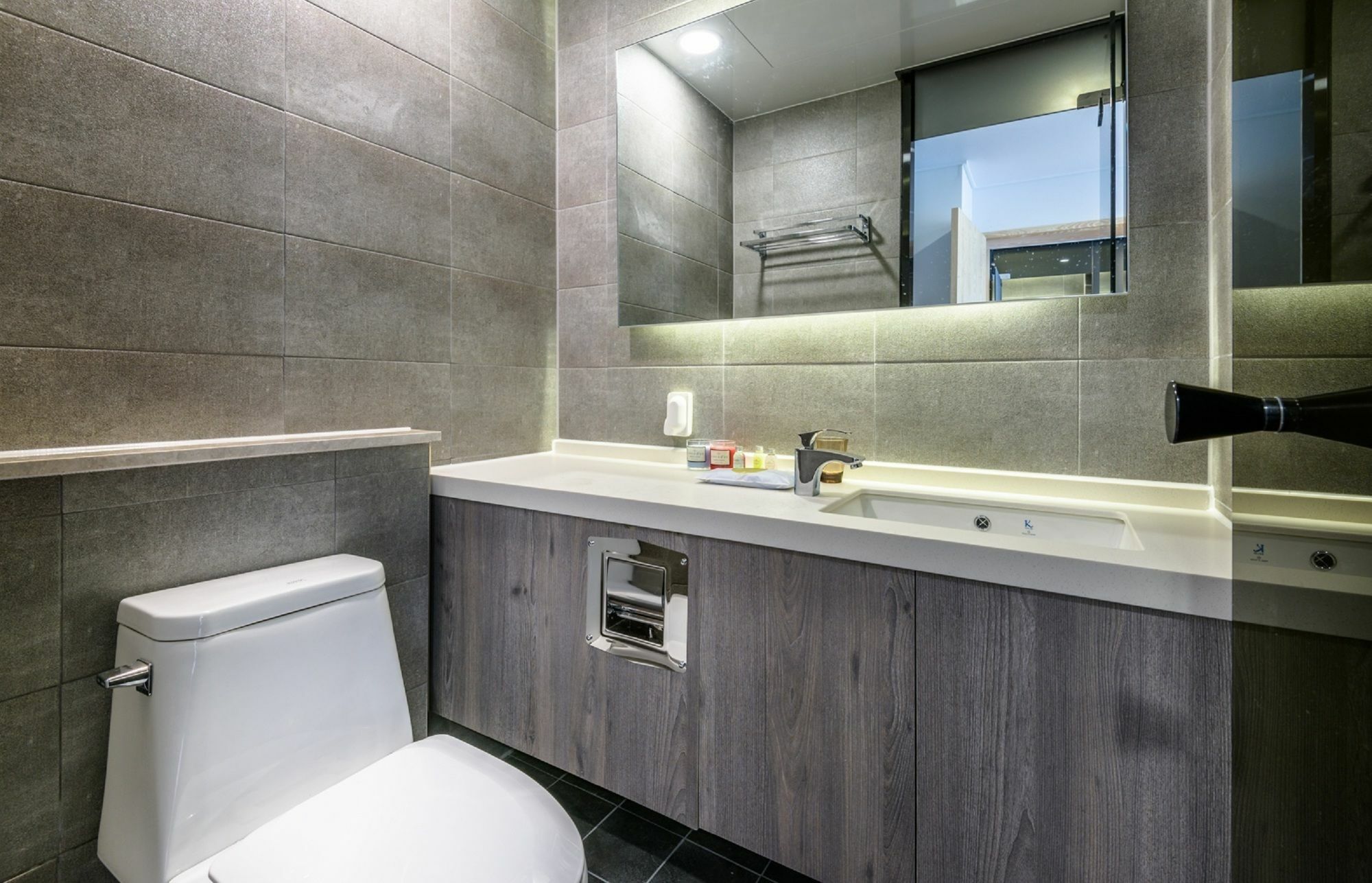 Thira Hotel Сеогвипо Екстериор снимка